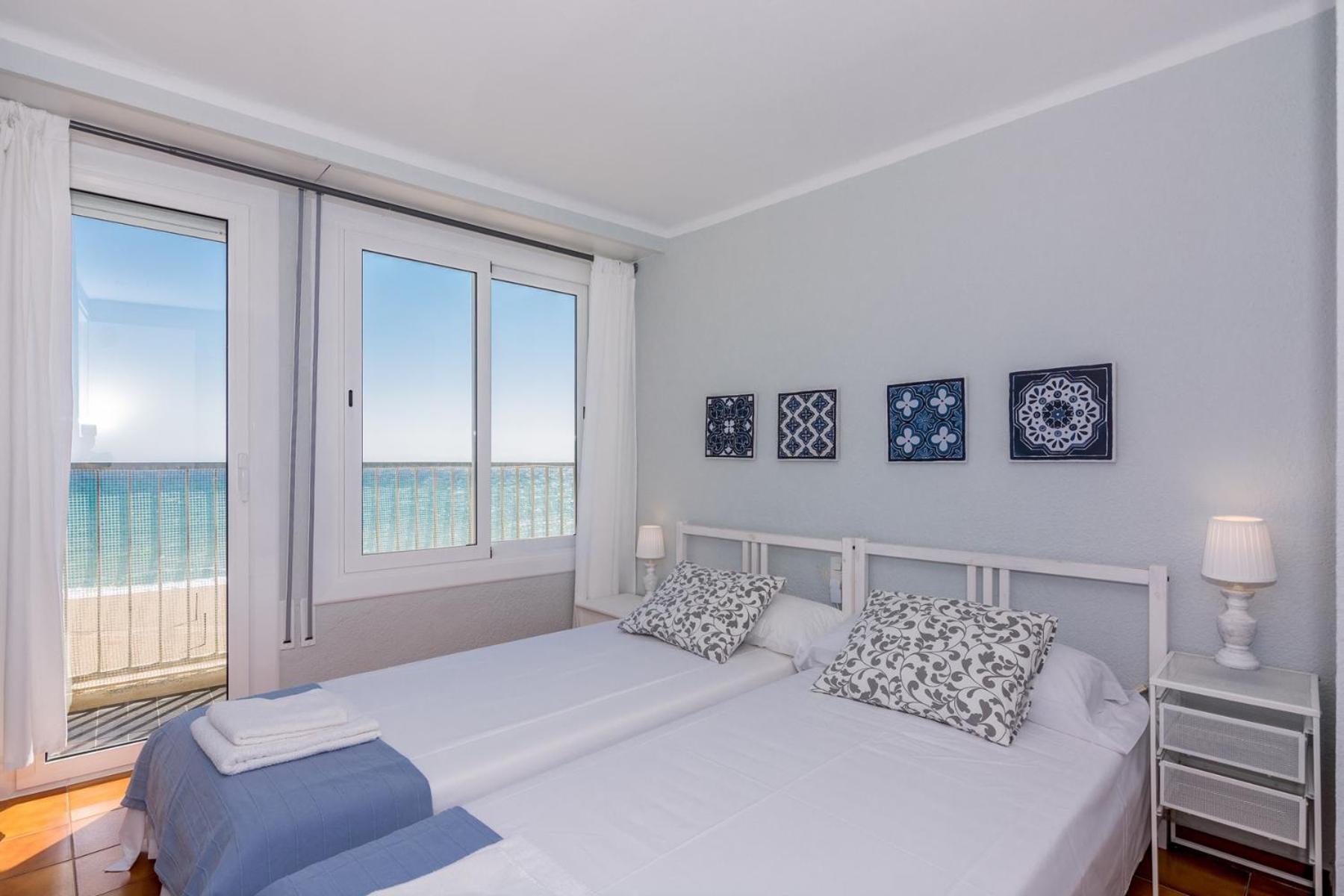 Homeholidaysrentals Etoile Calella Exterior photo